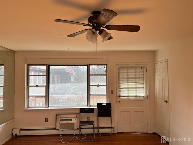 55 Gill Lane 6, Iselin, NJ 08830