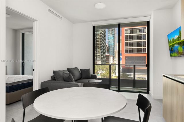 121 NE 5th St 510, Miami, FL 33132