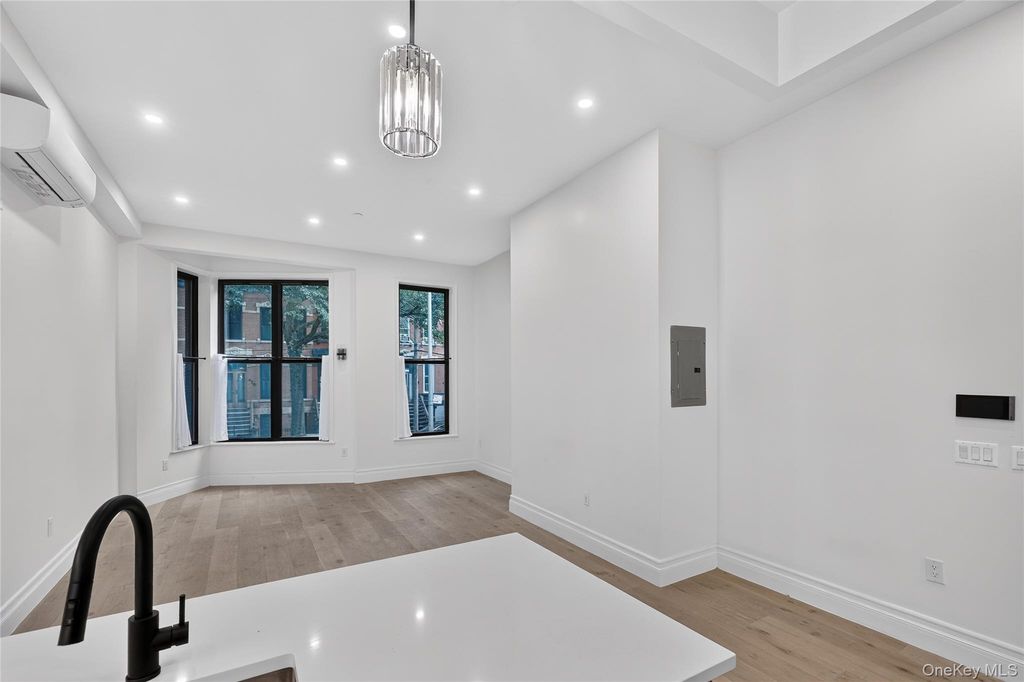 427 E 140 Street 4, Bronx, NY 10451 — photo 3