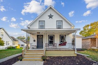 317 8TH Street, De Witt, IA 52742