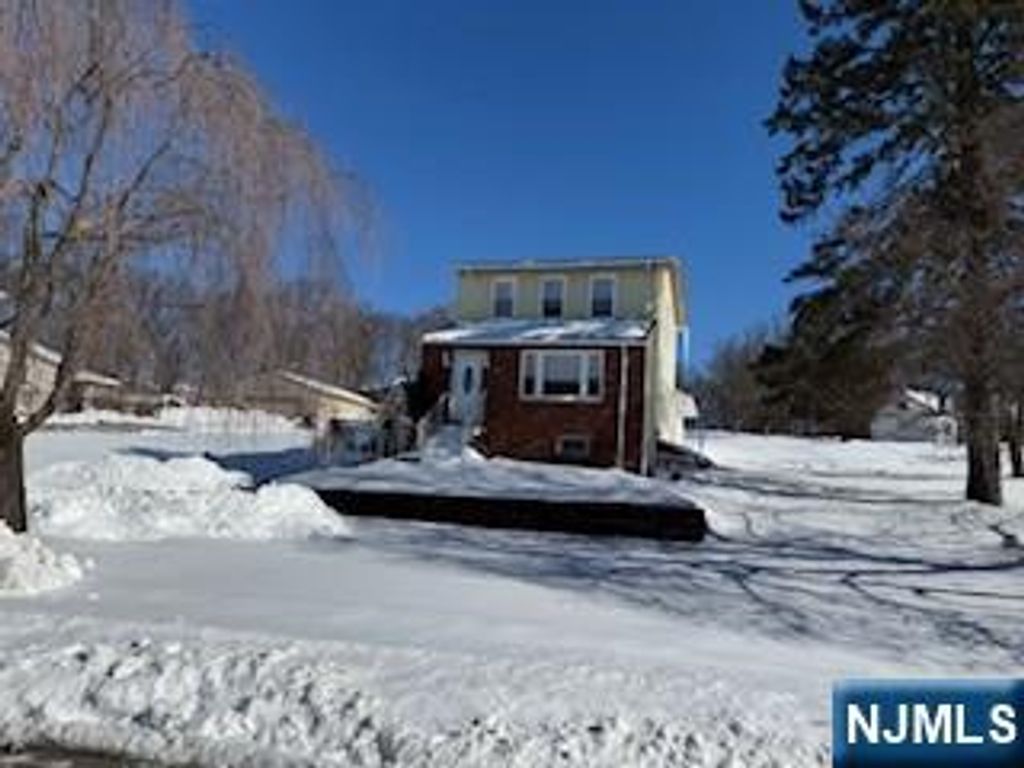 57 Dietrich Lane, North Haledon, NJ 07508