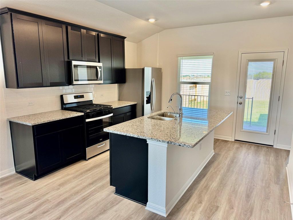 5008 Hazelnut LN, Del Valle, TX 78617