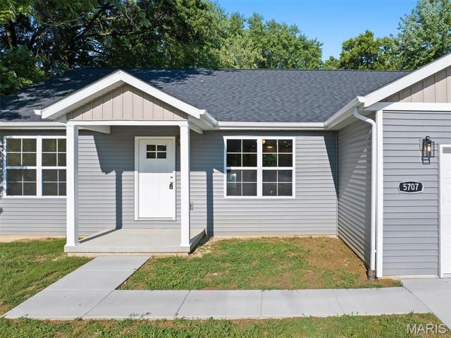 5707 Humbert Road, Godfrey, IL 62035