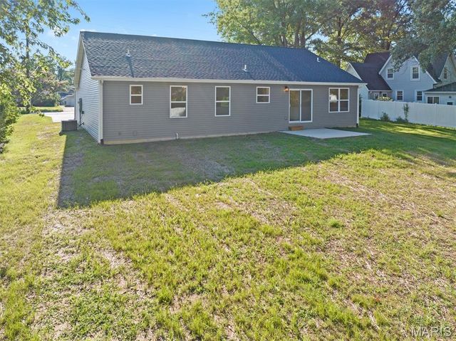 5707 Humbert Road, Godfrey, IL 62035
