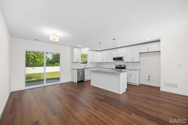 5707 Humbert Road, Godfrey, IL 62035