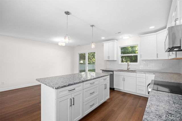 5707 Humbert Road, Godfrey, IL 62035