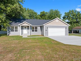 5707 Humbert Road, Godfrey, IL 62035
