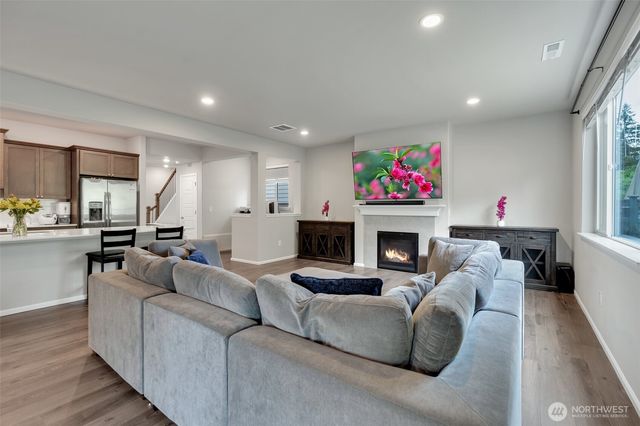 32670 Stuart Avenue SE, Black Diamond, WA 98010