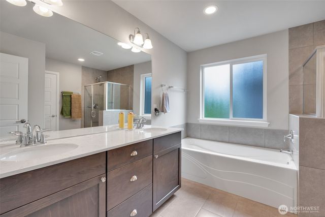 32670 Stuart Avenue SE, Black Diamond, WA 98010