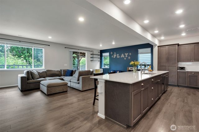 32670 Stuart Avenue SE, Black Diamond, WA 98010