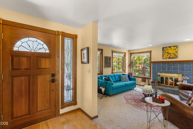 420 S Oregon Street, Jacksonville, OR 97530