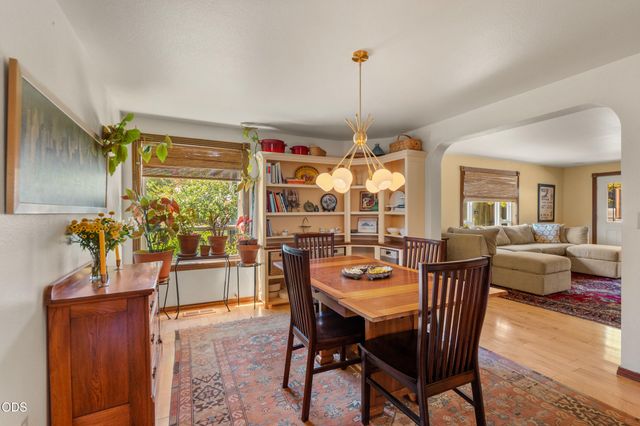 420 S Oregon Street, Jacksonville, OR 97530