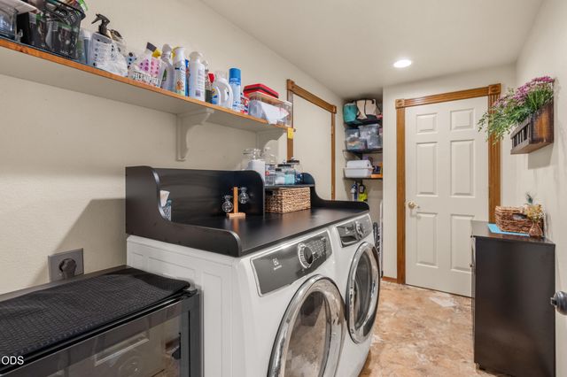 420 S Oregon Street, Jacksonville, OR 97530