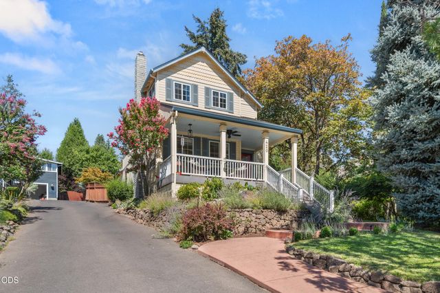 420 S Oregon Street, Jacksonville, OR 97530