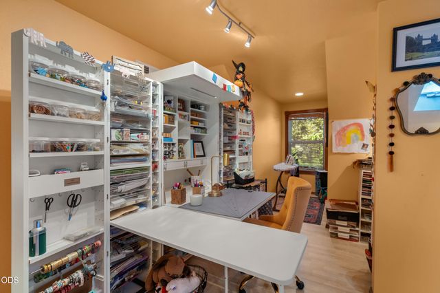 420 S Oregon Street, Jacksonville, OR 97530