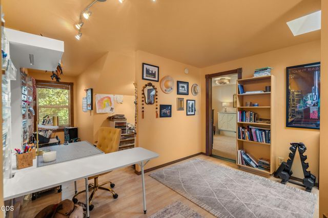 420 S Oregon Street, Jacksonville, OR 97530