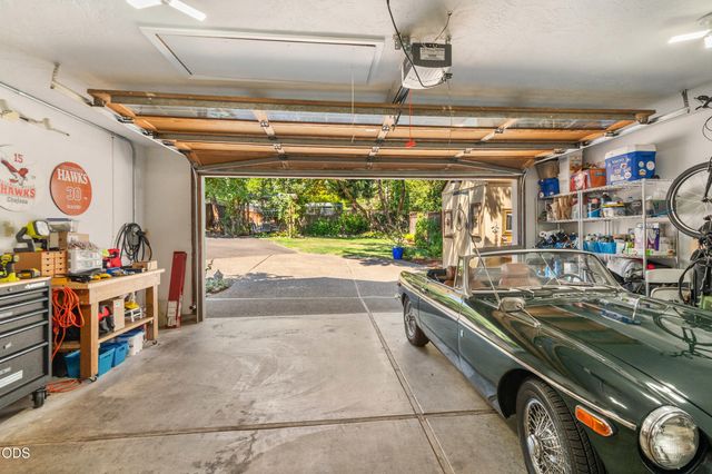420 S Oregon Street, Jacksonville, OR 97530