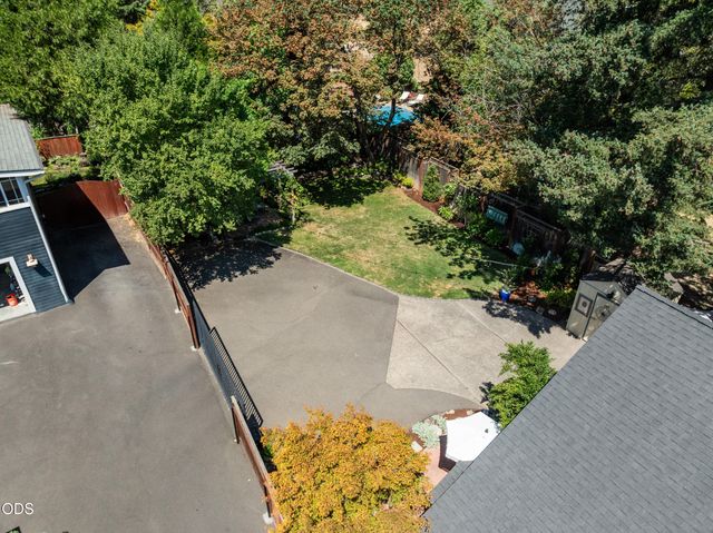 420 S Oregon Street, Jacksonville, OR 97530
