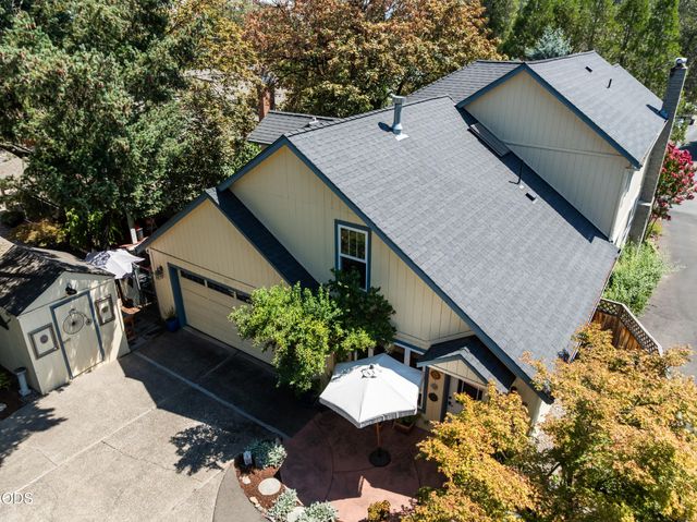 420 S Oregon Street, Jacksonville, OR 97530