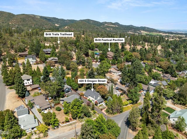 420 S Oregon Street, Jacksonville, OR 97530