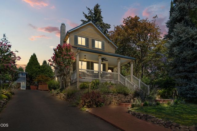 420 S Oregon Street, Jacksonville, OR 97530