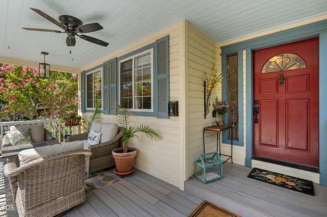 420 S Oregon Street, Jacksonville, OR 97530