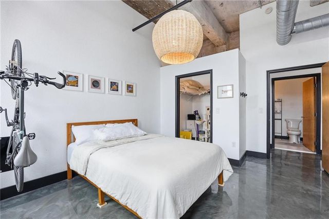 321 W 7th Street 407, Kansas City, MO 64105