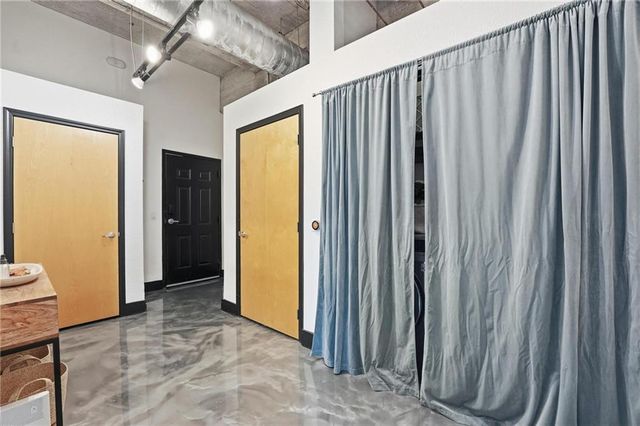 321 W 7th Street 407, Kansas City, MO 64105