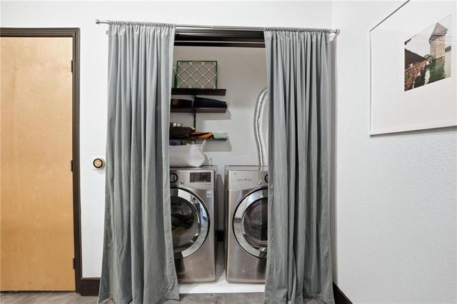 321 W 7th Street 407, Kansas City, MO 64105