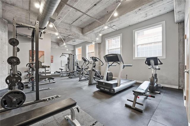 321 W 7th Street 407, Kansas City, MO 64105