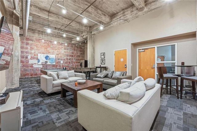 321 W 7th Street 407, Kansas City, MO 64105