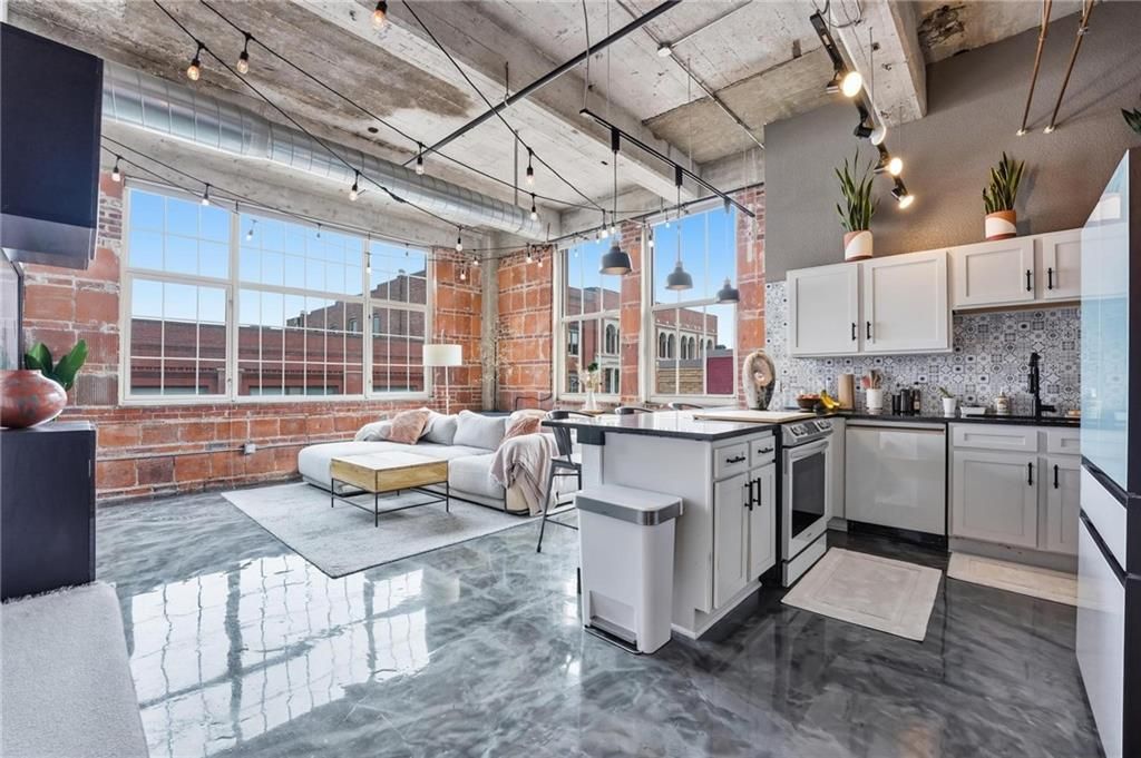 321 W 7th Street 407, Kansas City, MO 64105