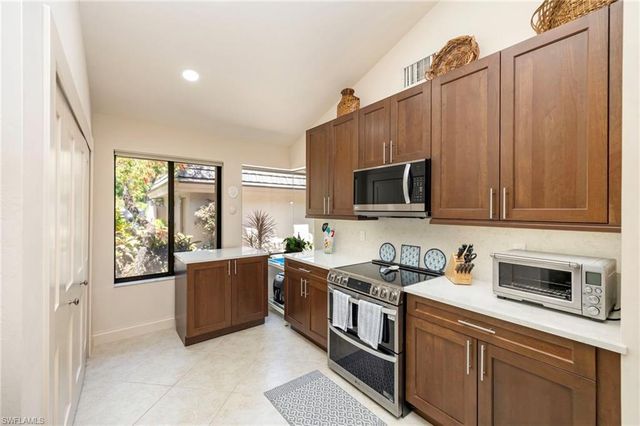 144 Bears Paw TRL, Naples, FL 34105