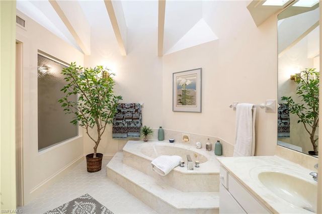 144 Bears Paw TRL, Naples, FL 34105