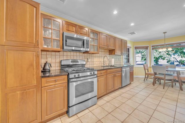 46 Audrey Road, Westbury, NY 11590