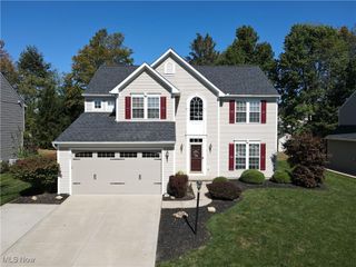 697 Brookledge Court, Northfield, OH 44067