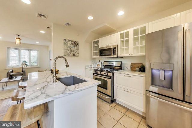 3357 CLAY PL NE, Washington, DC 20019