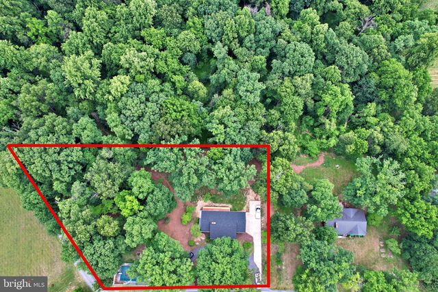7627 SUMMIT POINT RD, Charles Town, WV 25414