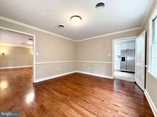 7627 SUMMIT POINT RD, Charles Town, WV 25414
