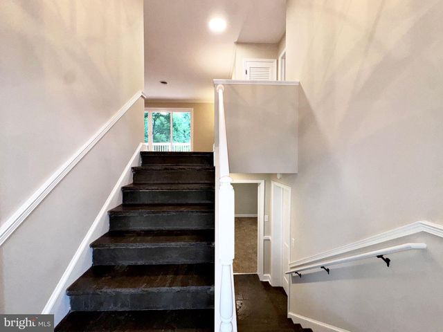 7627 SUMMIT POINT RD, Charles Town, WV 25414