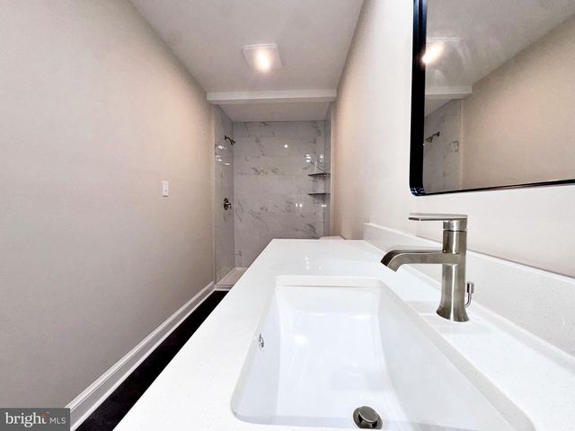 7627 SUMMIT POINT RD, Charles Town, WV 25414