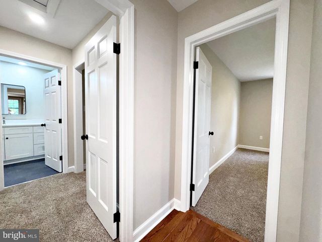 7627 SUMMIT POINT RD, Charles Town, WV 25414