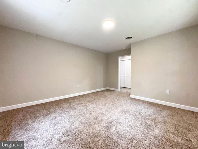 7627 SUMMIT POINT RD, Charles Town, WV 25414
