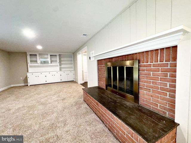 7627 SUMMIT POINT RD, Charles Town, WV 25414