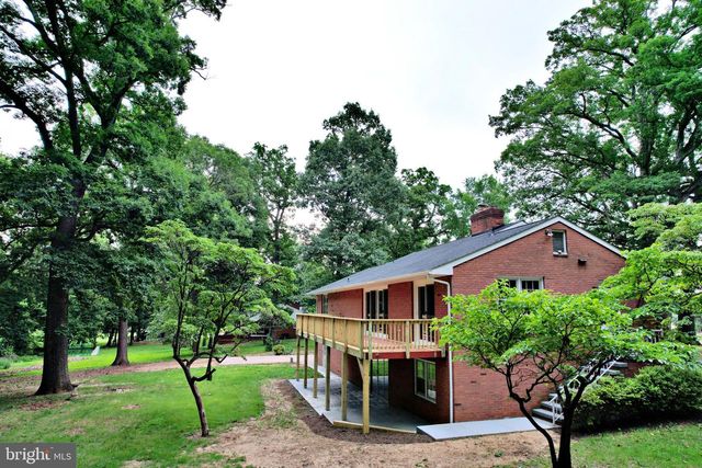 7627 SUMMIT POINT RD, Charles Town, WV 25414