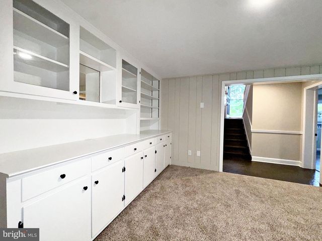 7627 SUMMIT POINT RD, Charles Town, WV 25414