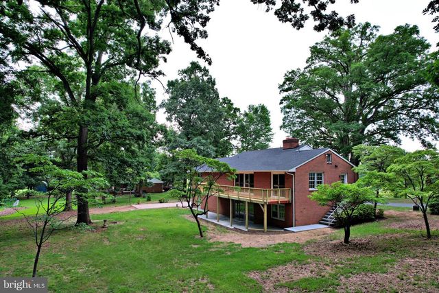 7627 SUMMIT POINT RD, Charles Town, WV 25414