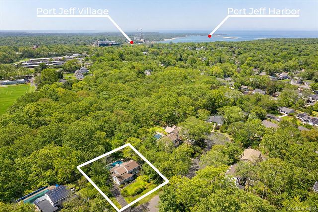 107 Red Oak Court, Port Jefferson, NY 11777