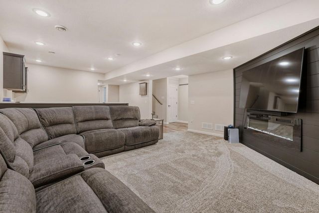 6799 Jensen Avenue S, Cottage Grove, MN 55016
