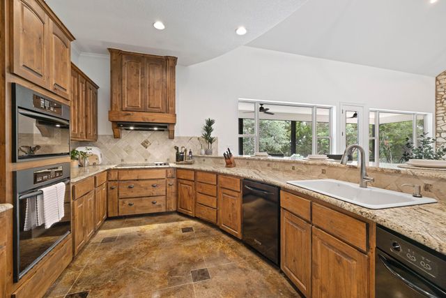 1403 Camelback, Leander, TX 78641